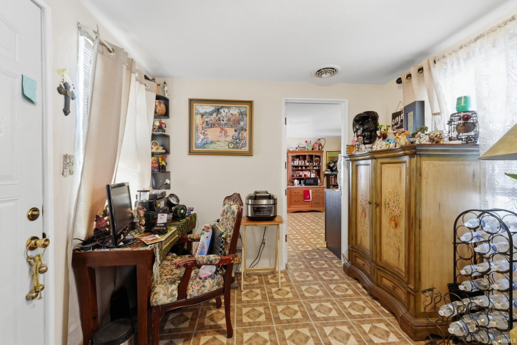 Listing Image 20