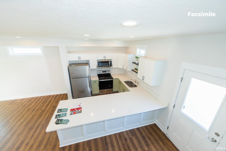 Listing Image 16