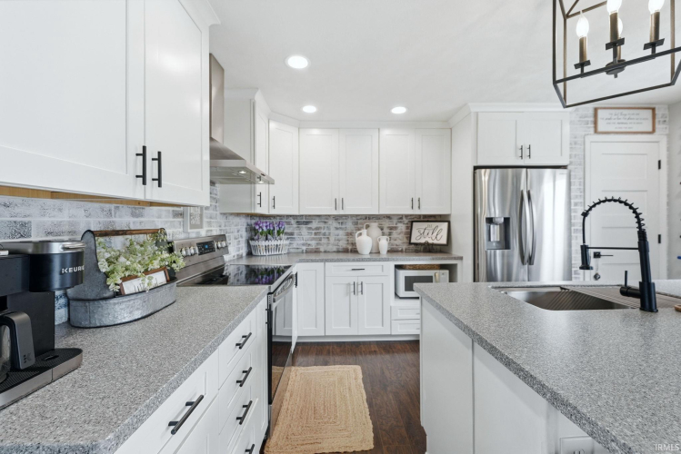Listing Image 15