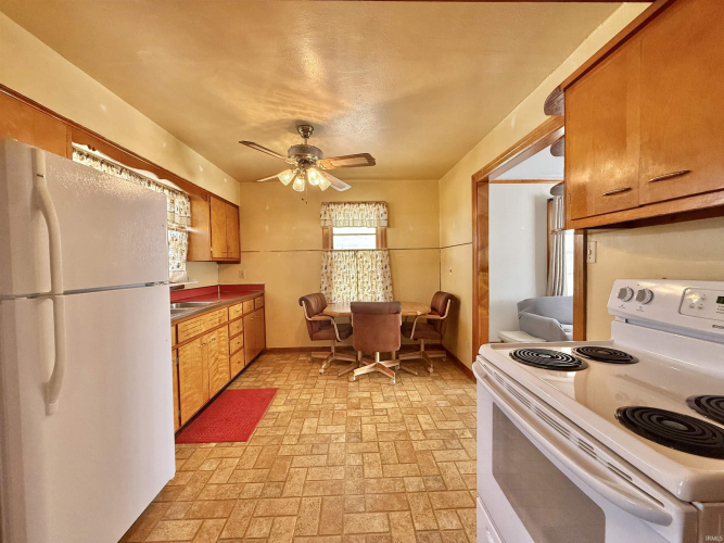Listing Image 6