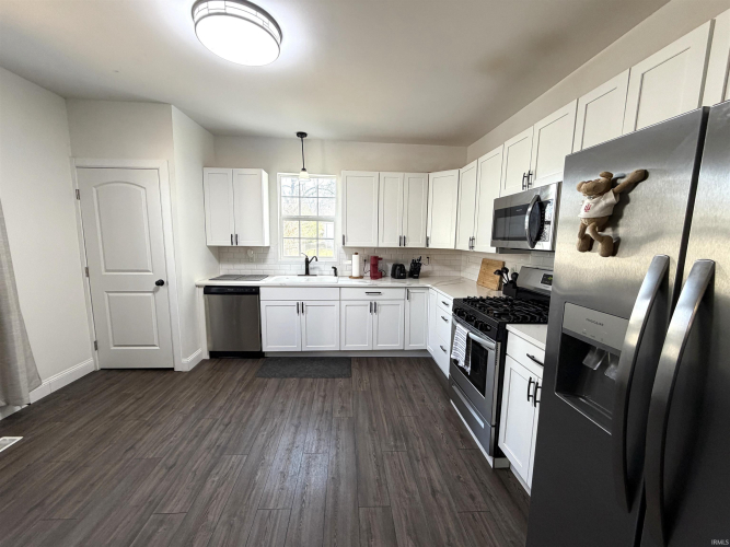Listing Image 10