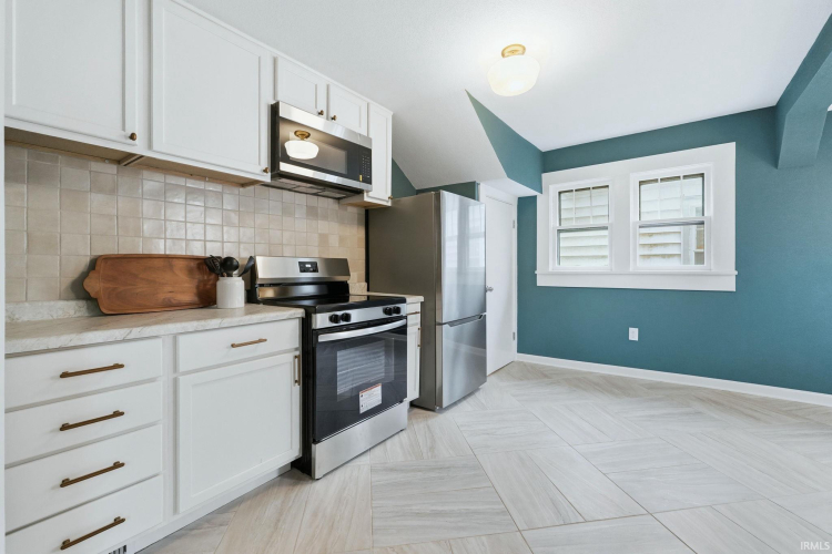 Listing Image 13