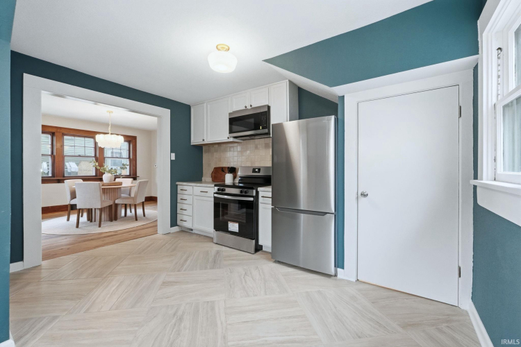 Listing Image 15