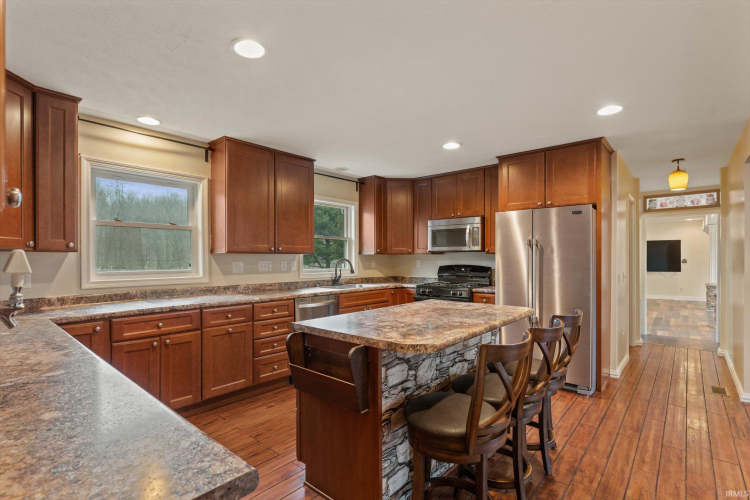 Listing Image 8