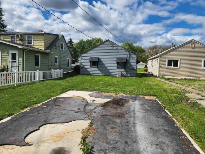 Listing Image 11