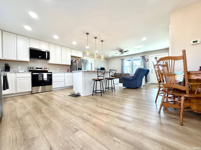 Listing Image 19