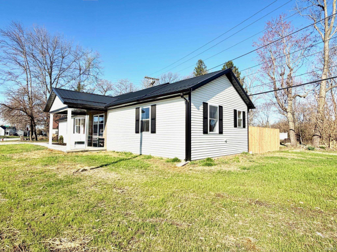 Listing Image 4