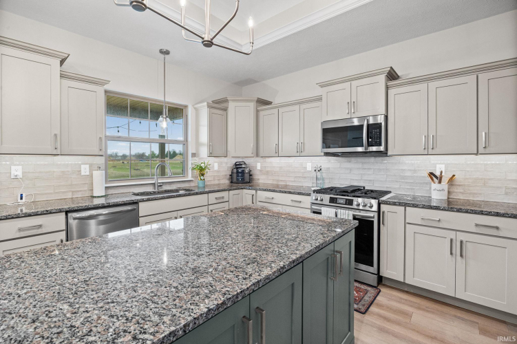 Listing Image 17