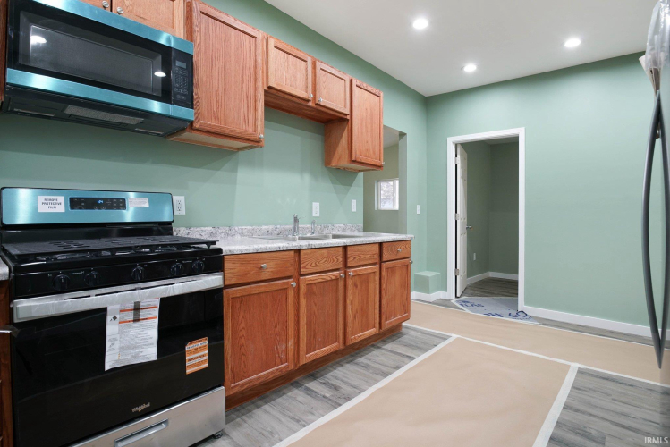 Listing Image 6