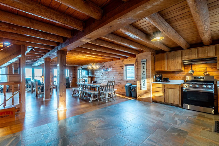 Listing Image 18