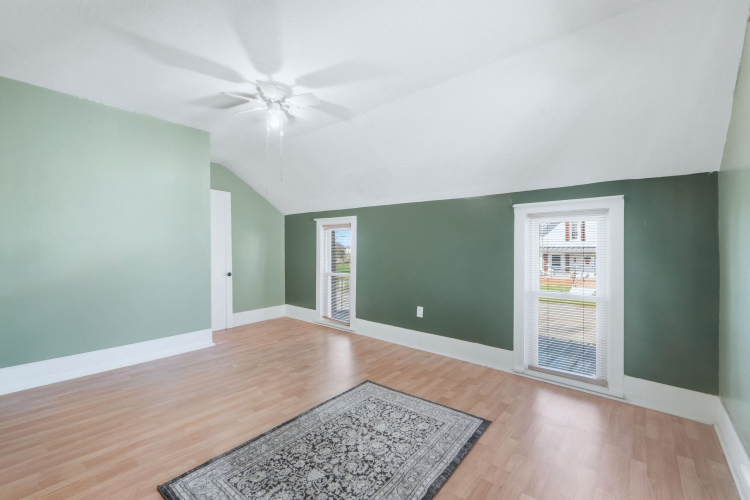 Listing Image 21