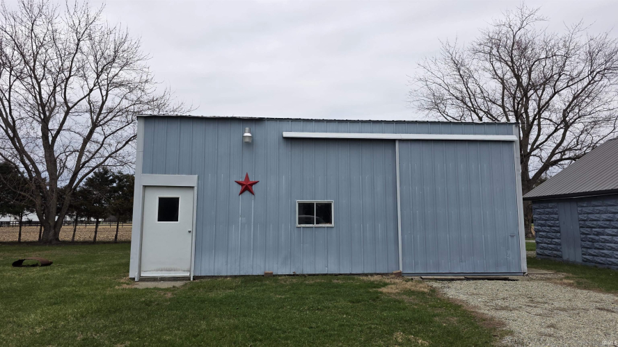 Listing Image 7