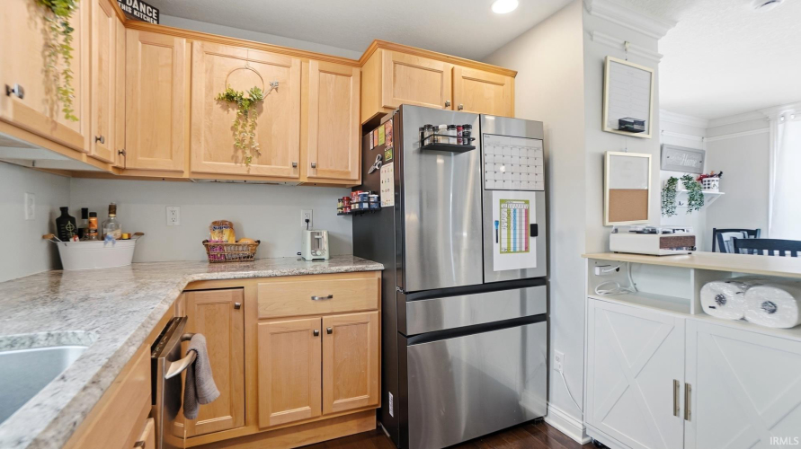 Listing Image 12