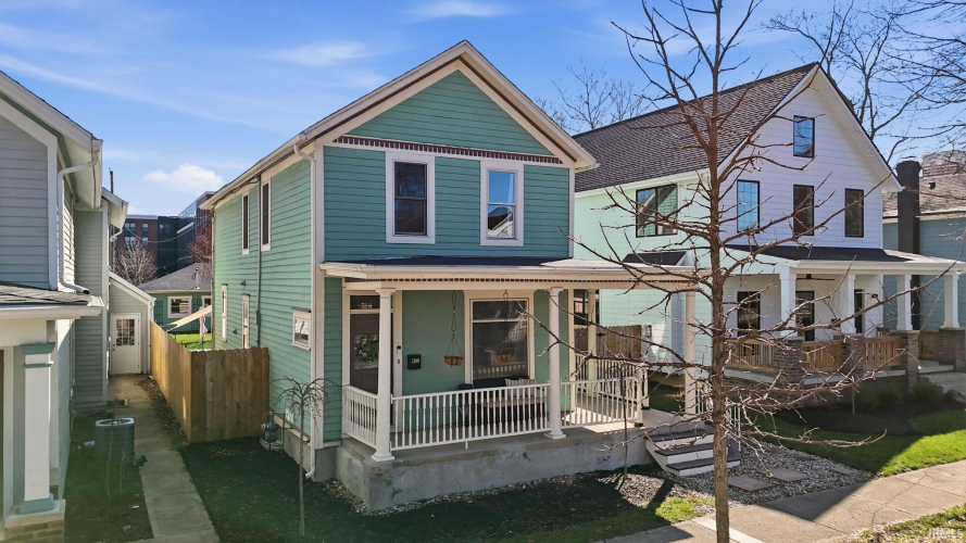 Listing Image 4