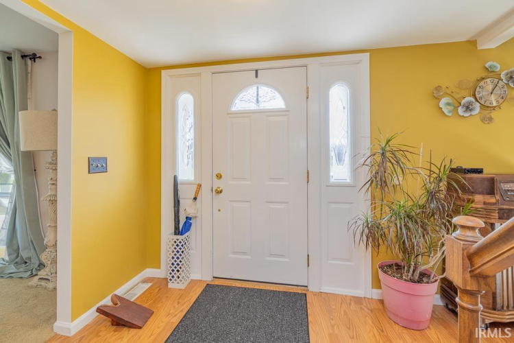 Listing Image 4