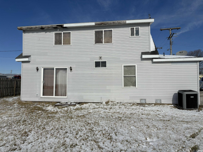 Listing Image 4