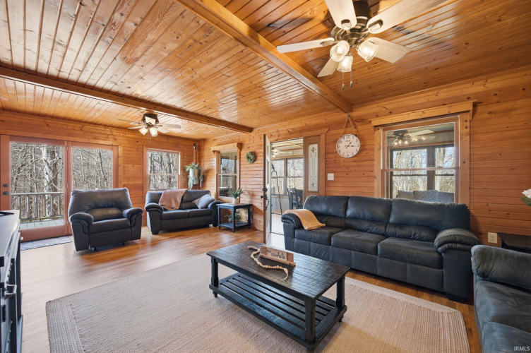 Listing Image 11