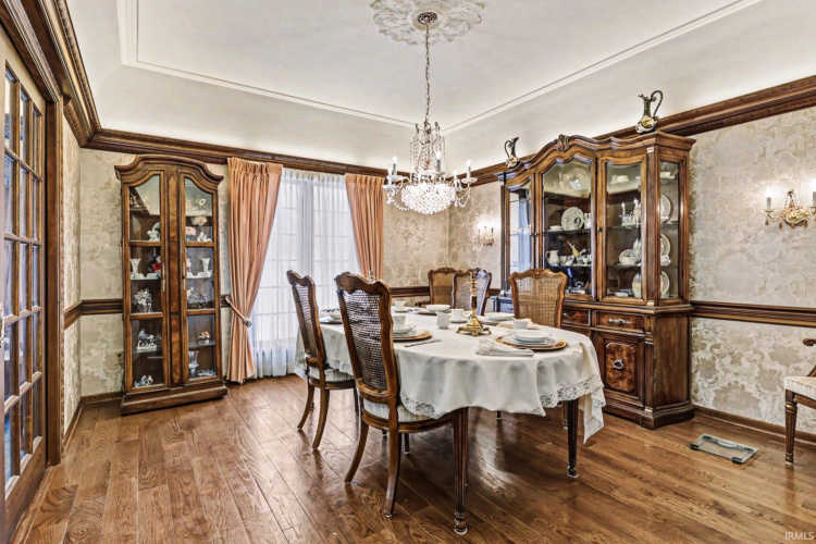 Listing Image 11