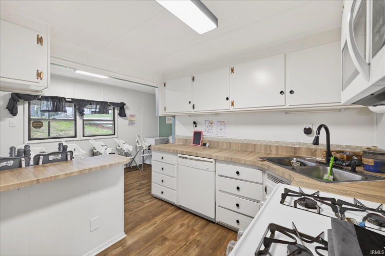 Listing Image 14