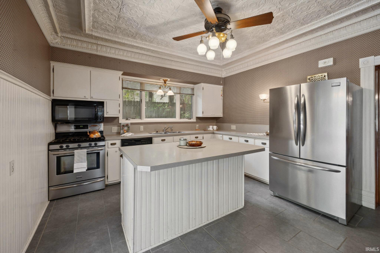 Listing Image 10