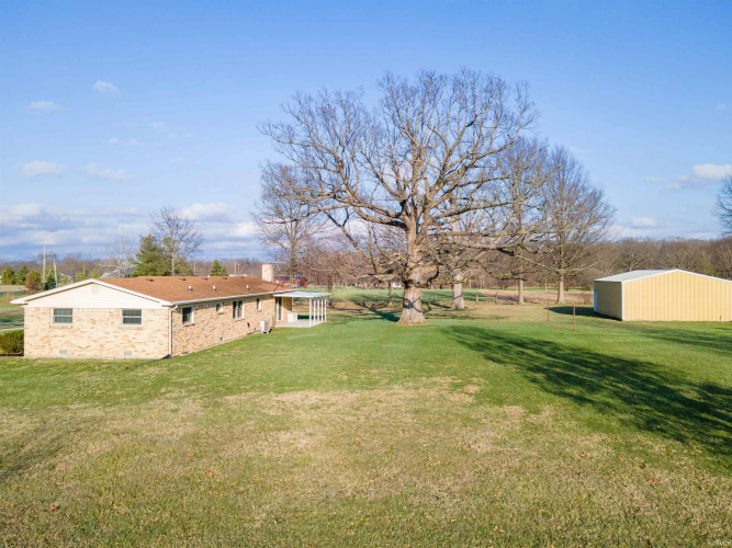 Listing Image 4