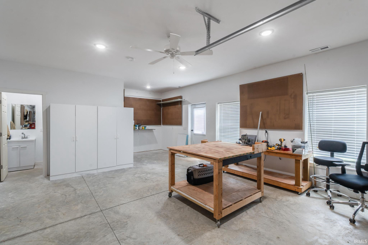 Listing Image 24