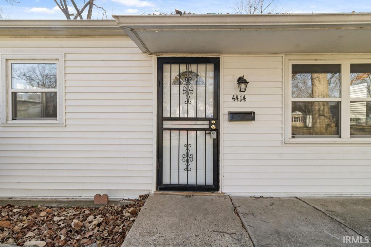 Listing Image 4