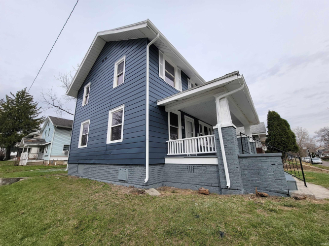 Listing Image 4