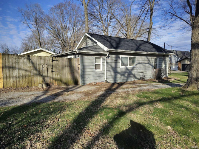 Listing Image 3