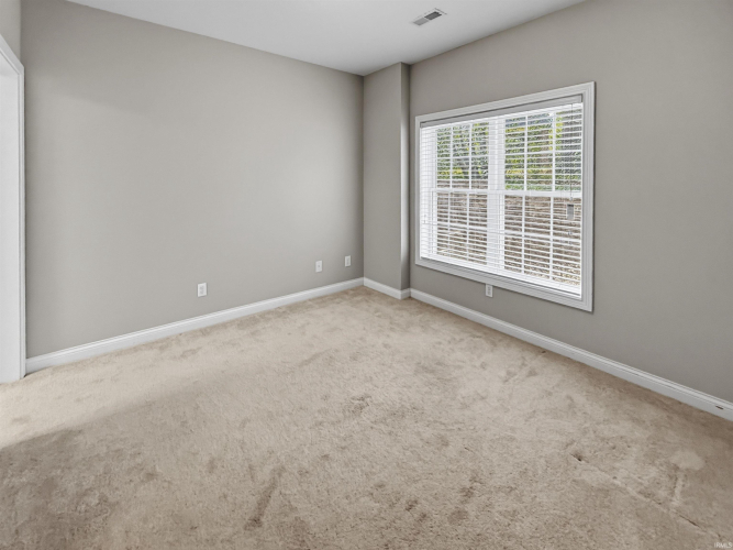 Listing Image 24