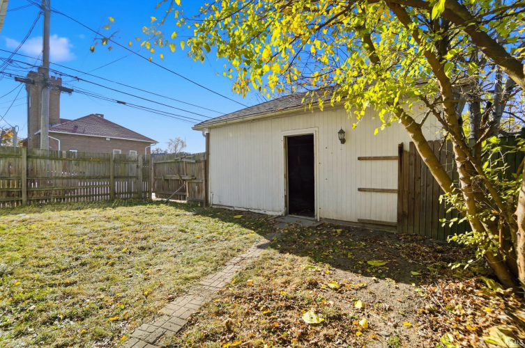 Listing Image 28