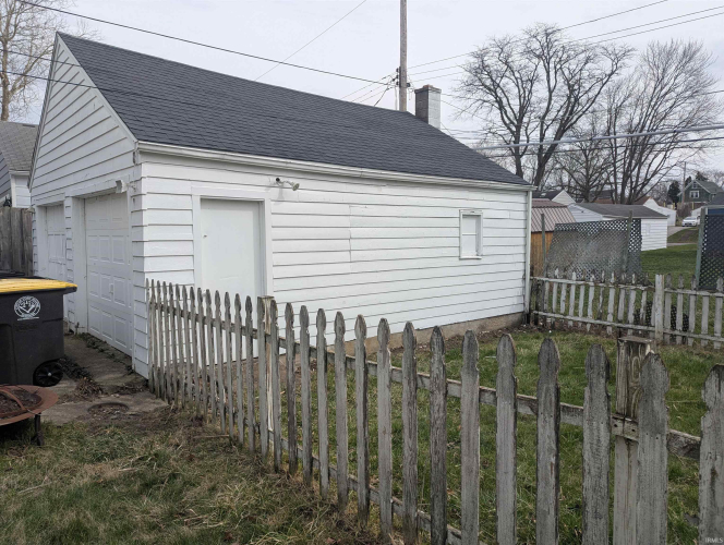 Listing Image 5