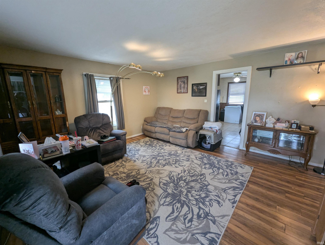 Listing Image 7