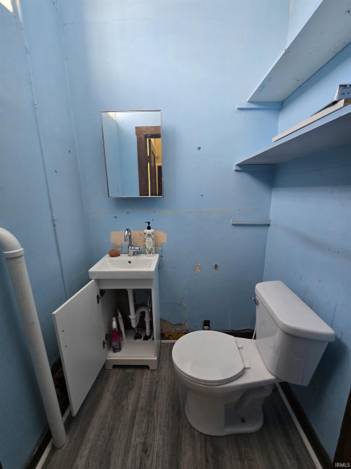 Listing Image 5