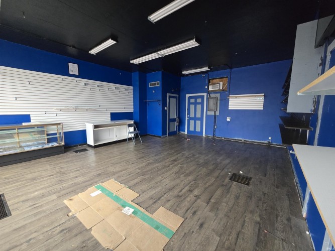 Listing Image 6
