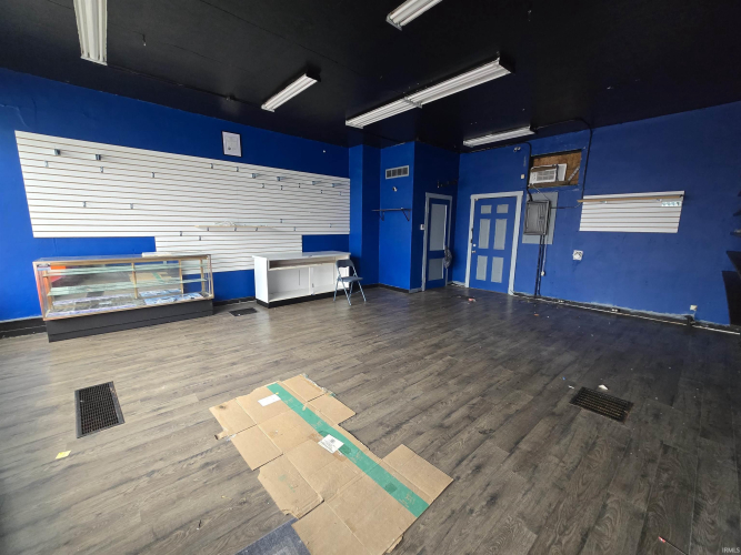 Listing Image 7