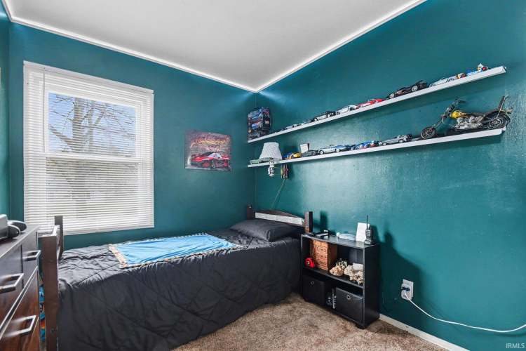 Listing Image 11