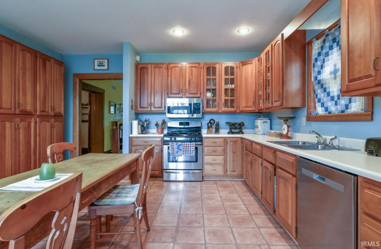Listing Image 12