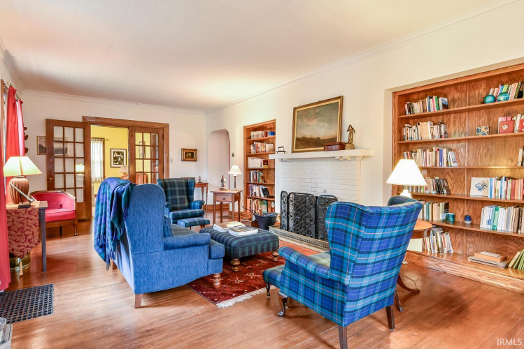 Listing Image 4