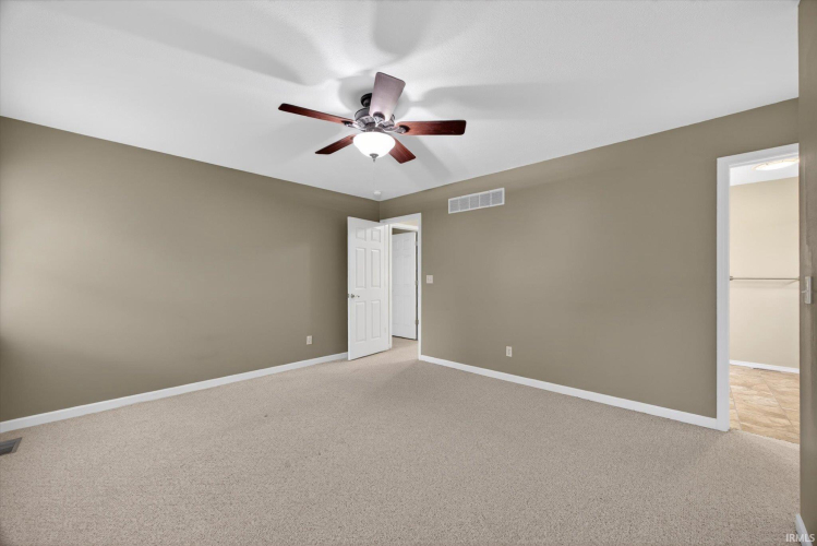 Listing Image 27