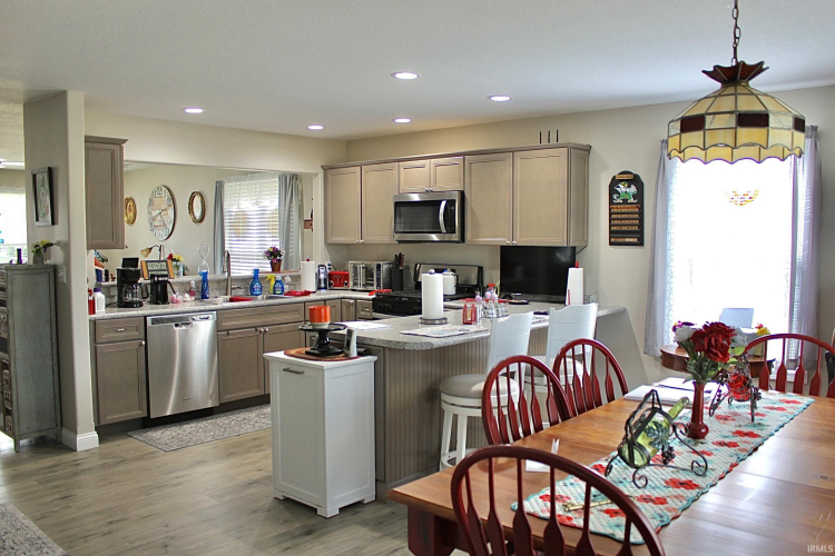 Listing Image 10