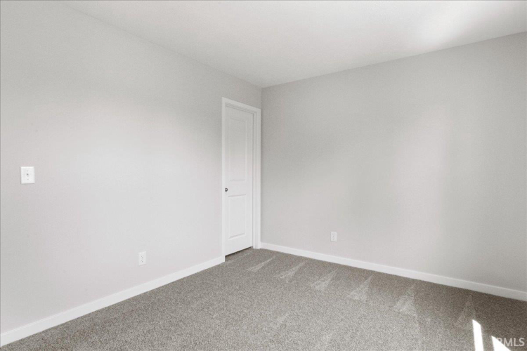 Listing Image 30