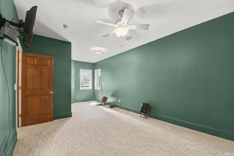Listing Image 37