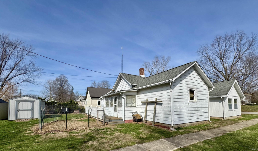 Listing Image 5