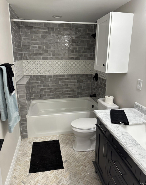 Listing Image 17