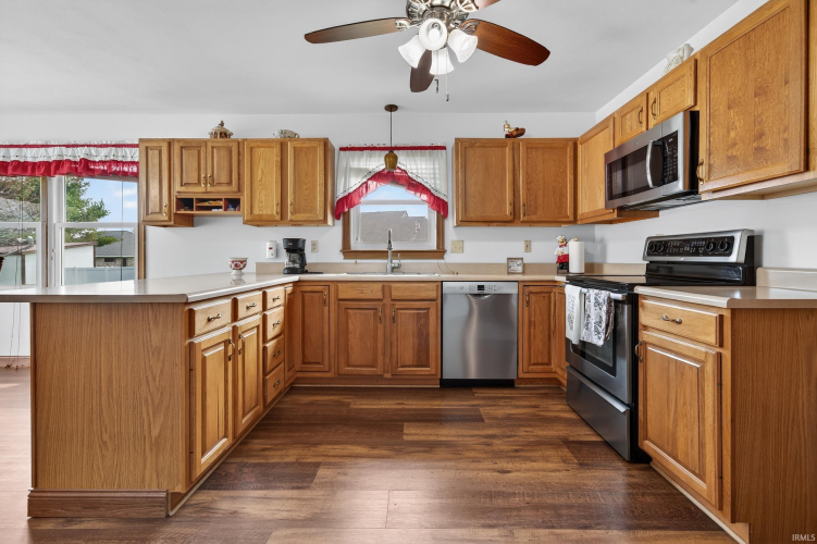Listing Image 10