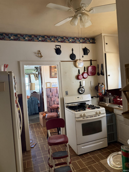 Listing Image 6