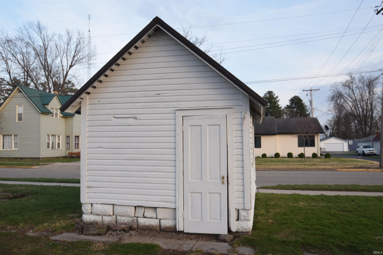 Listing Image 23