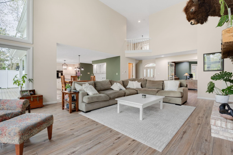 Listing Image 14