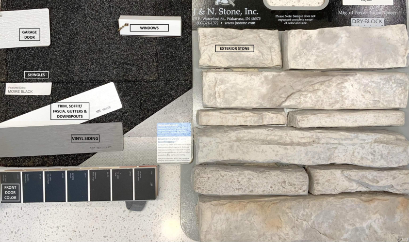 Listing Image 4
